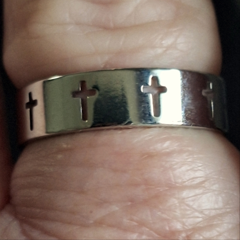 Size 10 NWOT Unisex cross ring